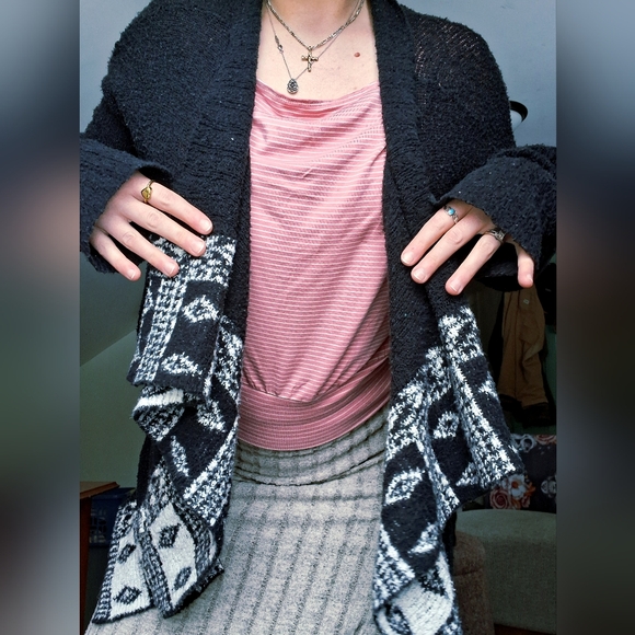 Mudd Y2K Bouclé Contrast Print Draped Front Waterfall Cardigan - Picture 3 of 9